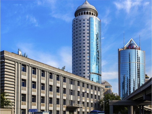 海港比亚迪4S店